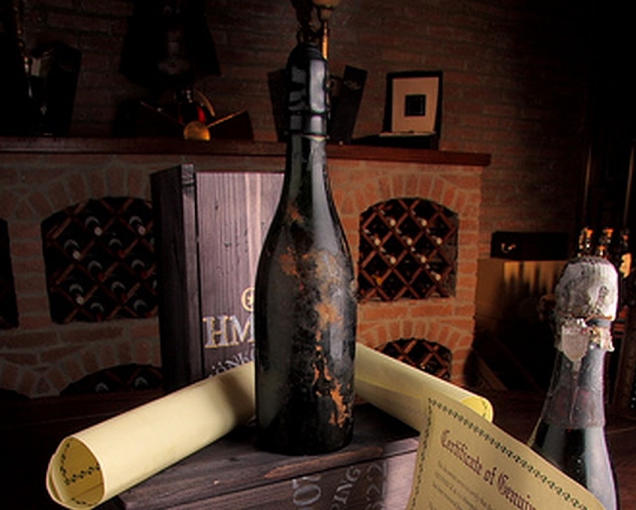 Вино старая дорога. Шампанское: Heidsieck Monopole 1907. Heidsieck co. Monopole Champagne вино. Heidsieck & co. Monopole Champagne, урожай 1907. Вино Shipwrecked 1907 Heidsieck co Monopole Champagne.