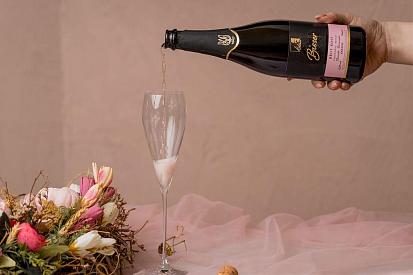 Колоніст представить своє перше ігристе розе Біссер у Лондоні!