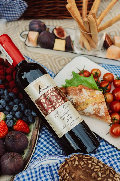 вино сухое Каберне Мерло "Высока гамма"